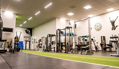 Fullt utrustat gym på 200 kvm, perfekt för ett träningspass innan jobbet, på lunchen eller efter dagens slut Skeppsgatan 19