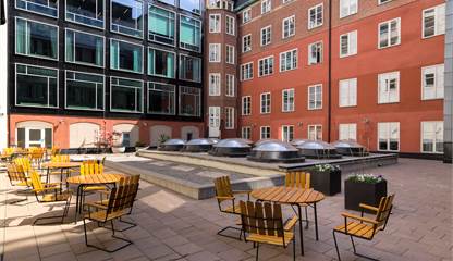 Innergård med boulebana Jakobsbergsgatan 22