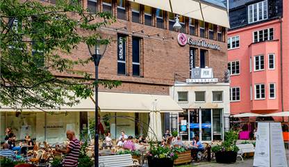 Entré till kontoret och S:t Pergallerian Klostergatan 9