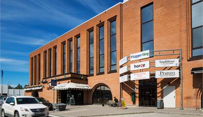 Fasaden från andra hållet Kanalvägen 7