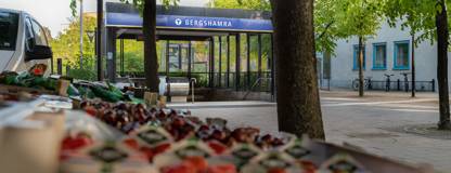 Bergshamra torg, torghandel med nedgång till tunnelbana. Björnstigen 6