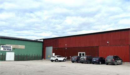 Infart, port Utmarksvägen 1