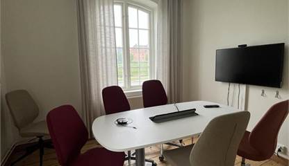 Konferensrum med det vackra gamla trägolvet Nyckelvägen 14