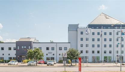 Fastighten La Cours gata 4