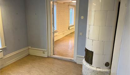 Rum med kakelugn Trotzgatan 35