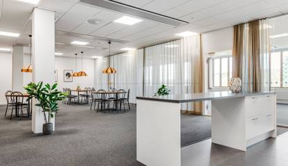 Lunchrum med mycket plats Kolonnvägen 51