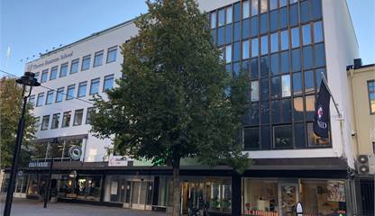 Fasadbild Penningen 9 Storgatan 23